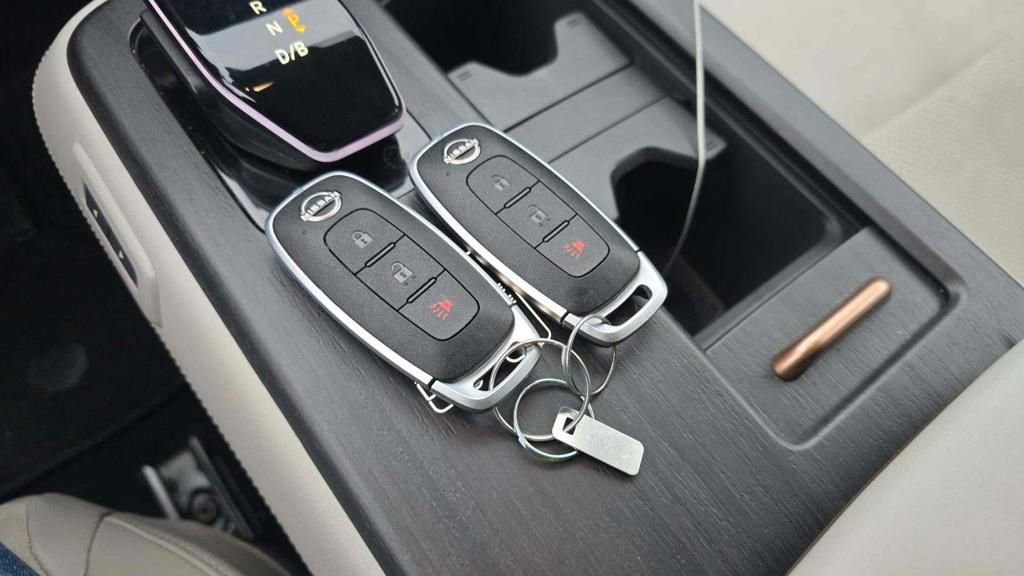 Used 2024 Nissan Ariya FWD image 17