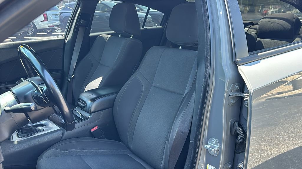 Used 2019 Dodge Charger SXT w/ Blacktop Package RWD image 10