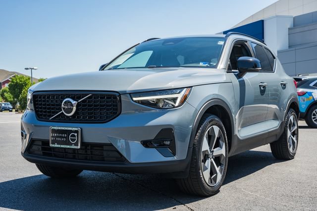 Certified 2023 Volvo XC40 B5 Plus w/ Climate Package AWD/4WD image 3