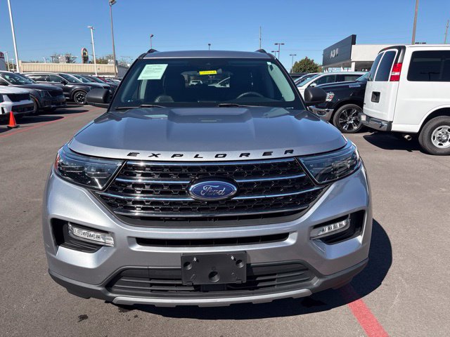 Used 2020 Ford Explorer XLT w/ Equipment Group 202A AWD/4WD image 2
