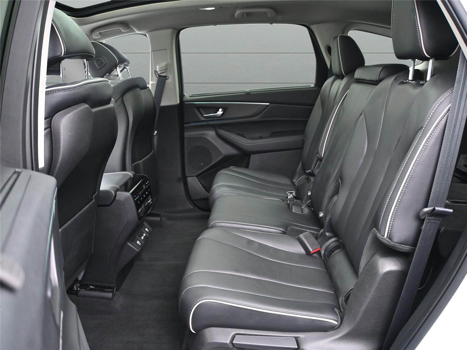 Certified 2022 Acura MDX SH-AWD w/ Advance Package image 11