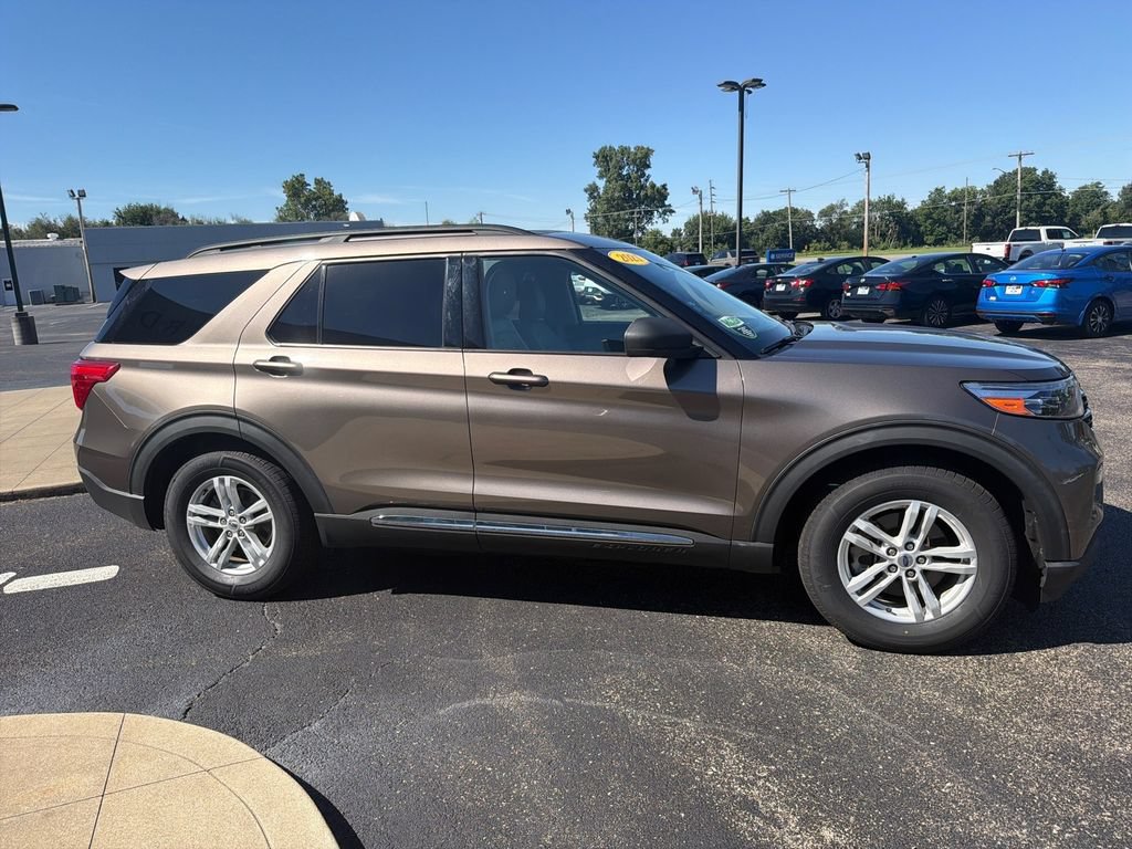 Used 2021 Ford Explorer XLT w/ Equipment Group 202A RWD image 6