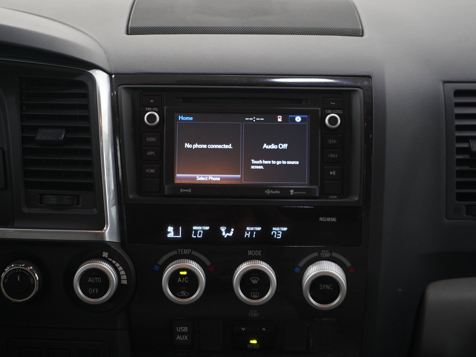 Used 2018 Toyota Sequoia SR5 AWD/4WD image 16