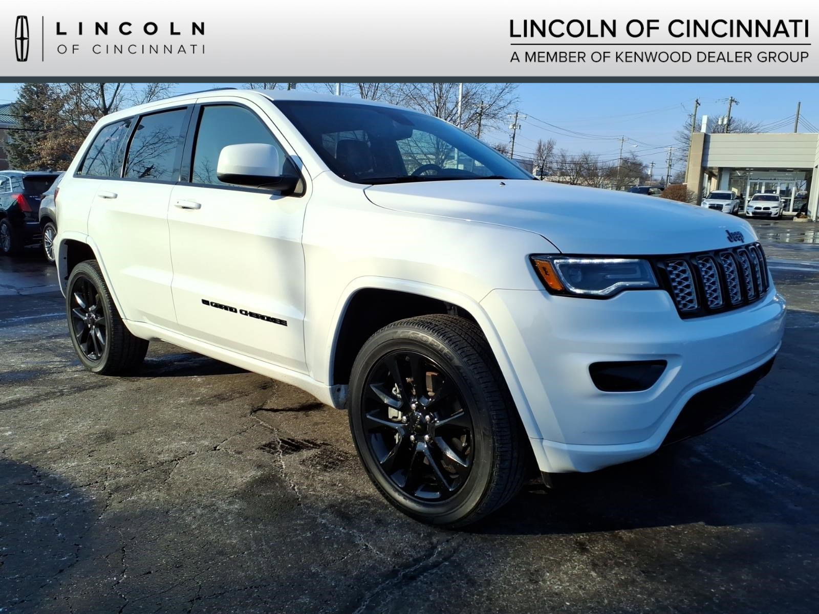 Used 2022 Jeep Grand Cherokee Laredo X image 1