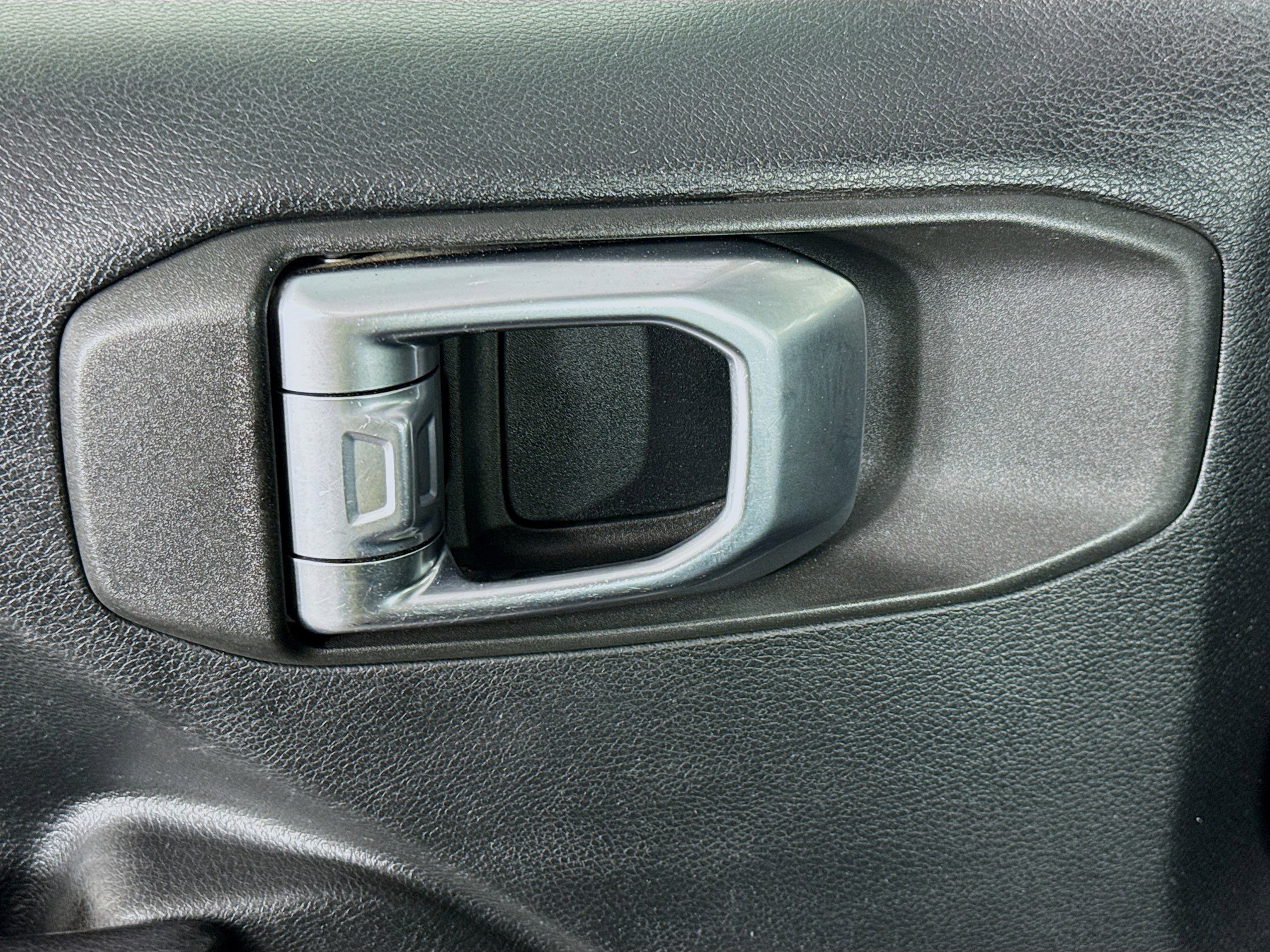 Used 2020 Jeep Wrangler Sport image 23