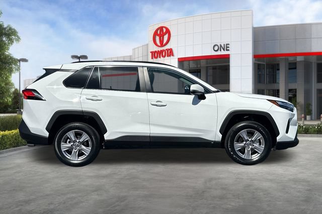 Used 2025 Toyota RAV4 XLE FWD image 3
