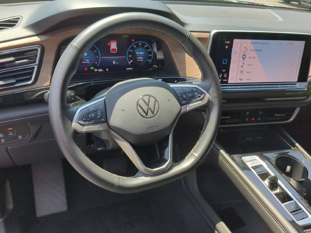 Used 2025 Volkswagen Atlas SE FWD image 22