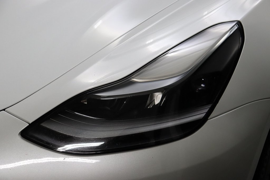Used 2023 Tesla Model 3 Standard Range RWD image 4