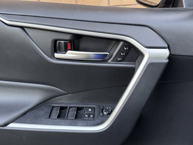 Used 2021 Toyota RAV4 XLE Premium image 60