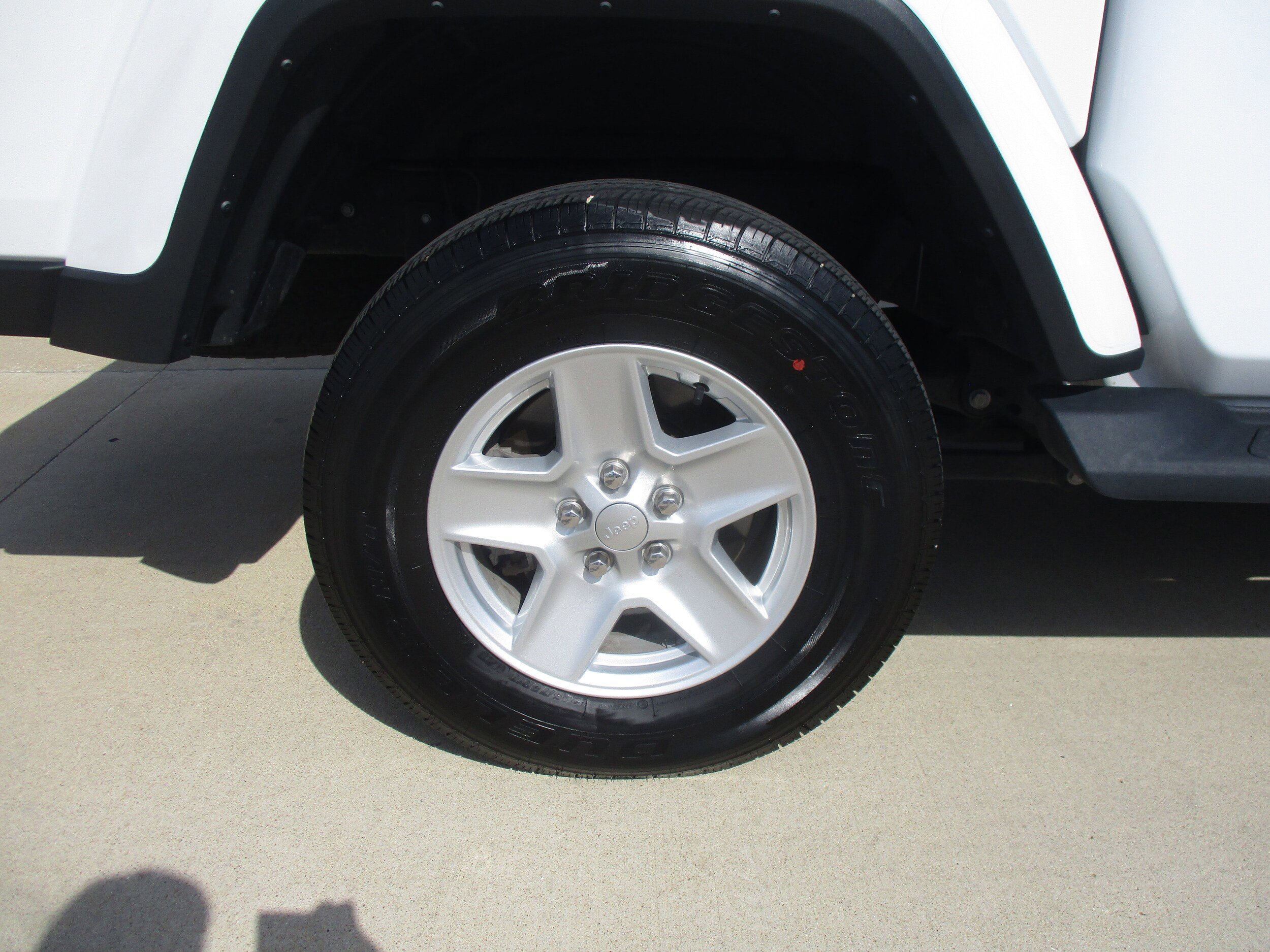 Used 2022 Jeep Gladiator Sport AWD/4WD image 13