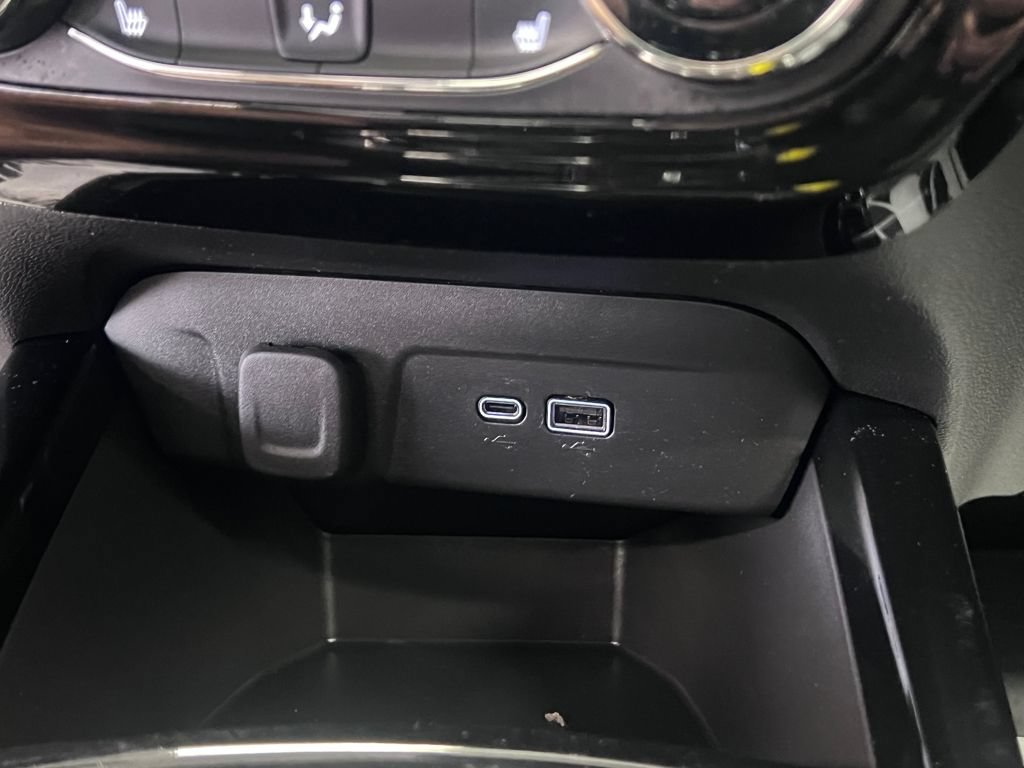 Used 2024 Chevrolet Trax RS w/ Driver Confidence Package FWD image 26