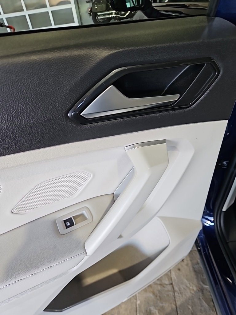 Certified 2024 Volkswagen Tiguan SE w/ Panoramic Sunroof Package image 22