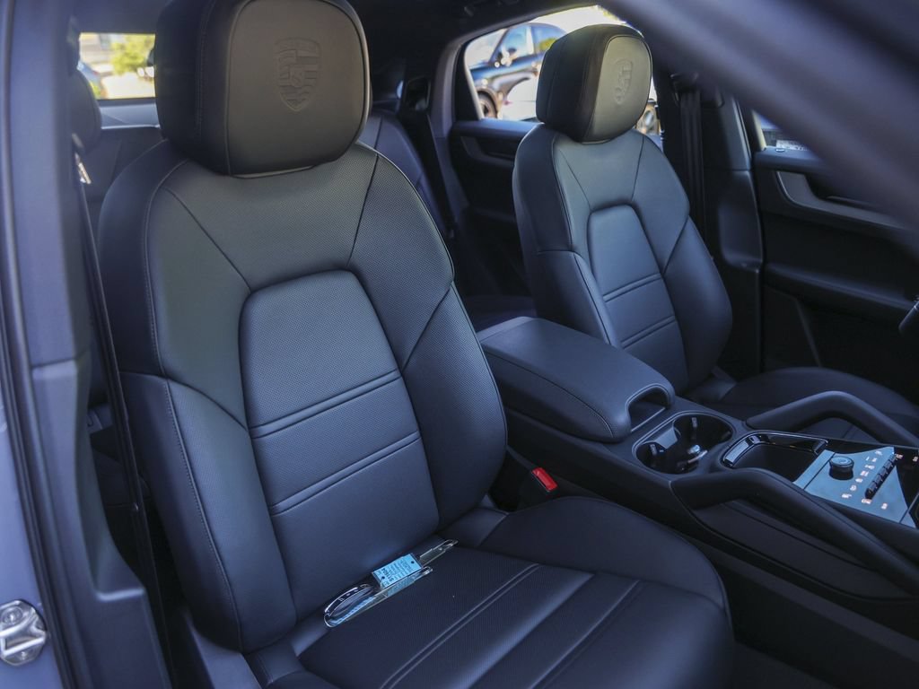 New 2026 Porsche Cayenne E-Hybrid Coupe AWD/4WD image 41