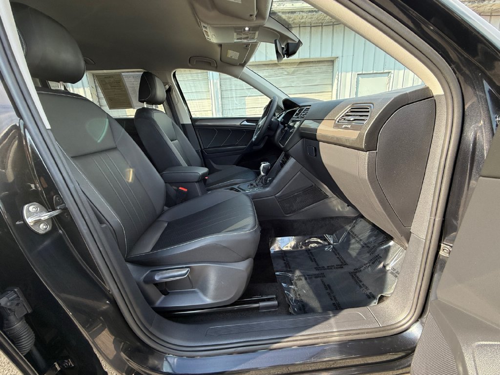 Used 2023 Volkswagen Tiguan SE FWD image 26
