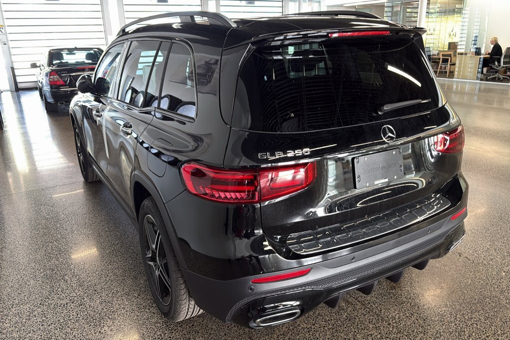 New 2026 Mercedes-Benz GLB 250 4MATIC image 3
