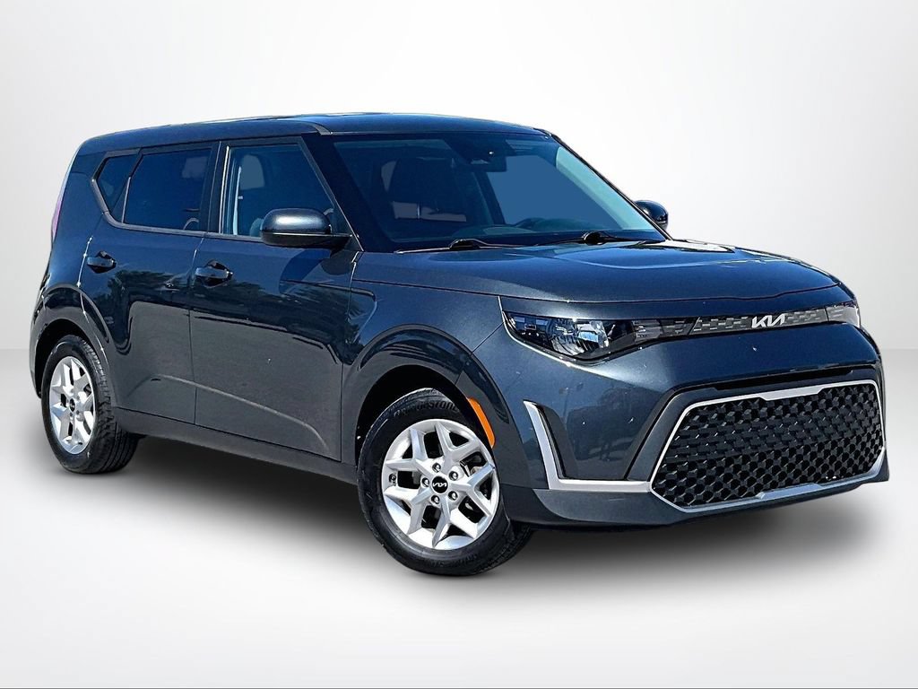 Used 2023 Kia Soul LX w/ Option Group 015 FWD image 13