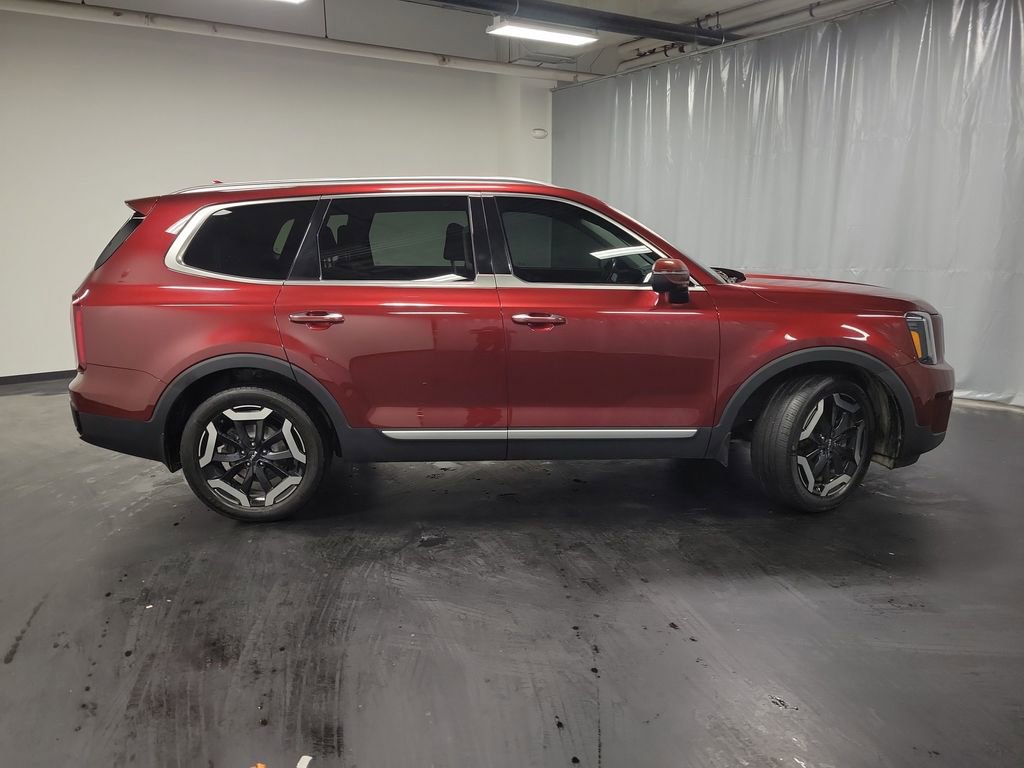 Used 2023 Kia Telluride S w/ S Sunroof Package image 9