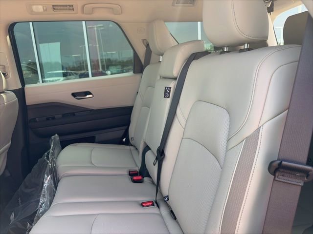 New 2026 Nissan Pathfinder SL image 18