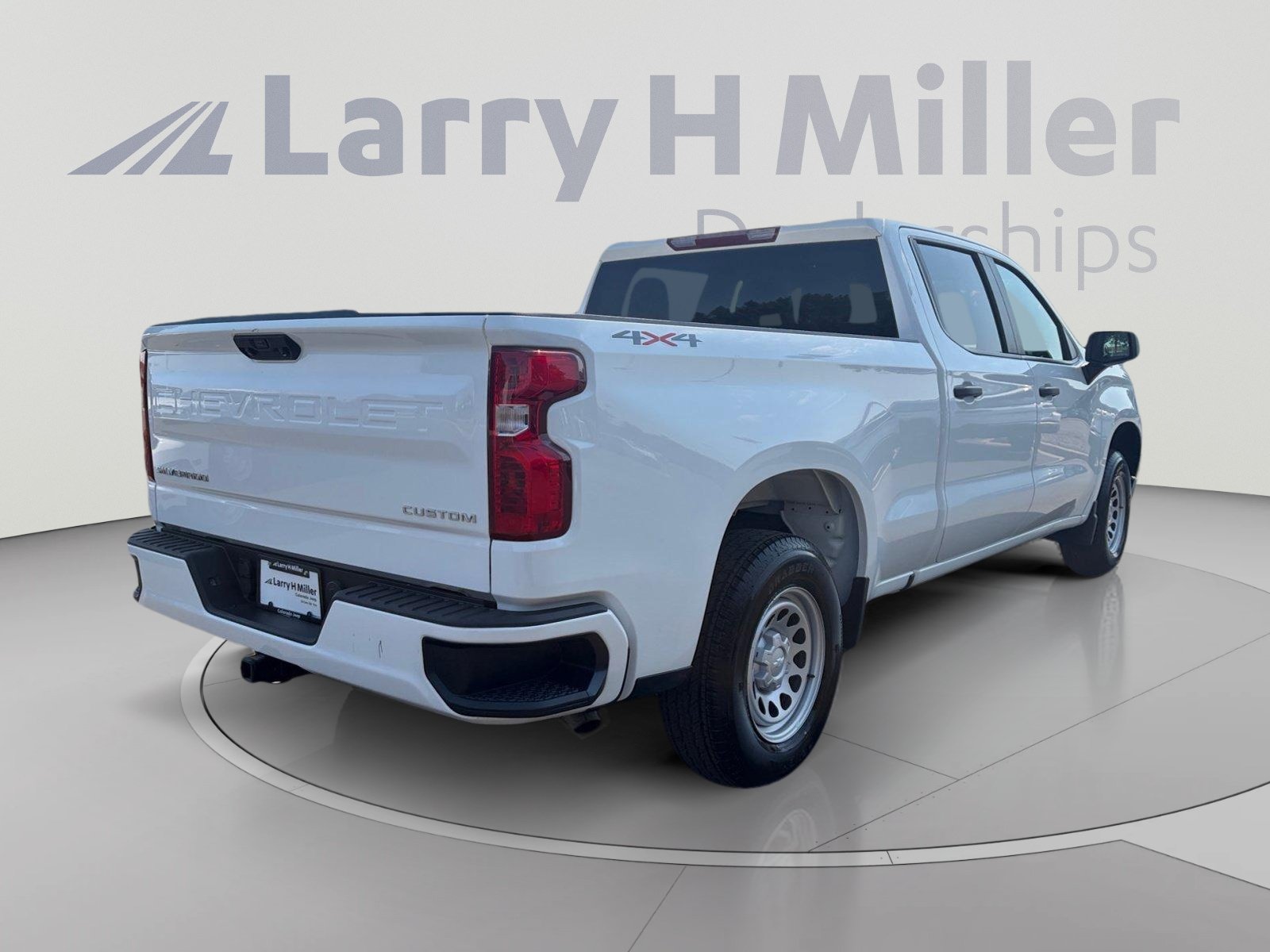 Used 2022 Chevrolet Silverado 1500 Custom AWD/4WD image 5