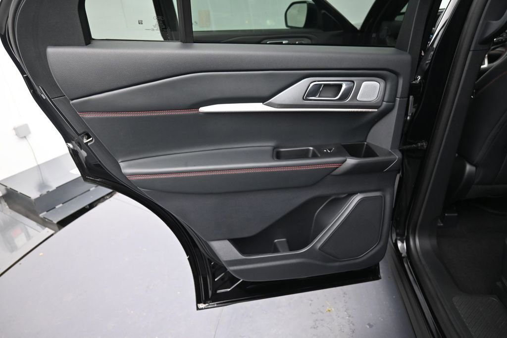 Used 2025 Ford Explorer ST w/ Sun And Sound Package AWD/4WD image 24