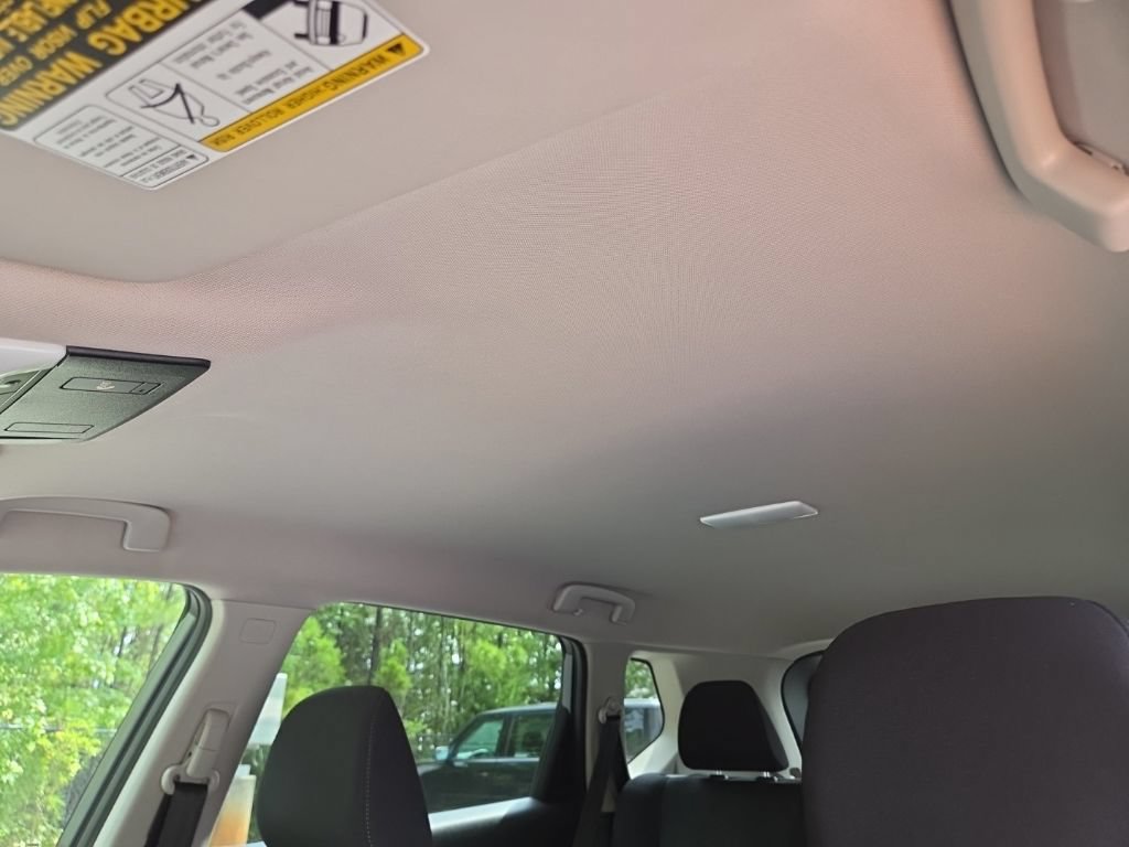 Certified 2025 Nissan Rogue SV FWD image 27