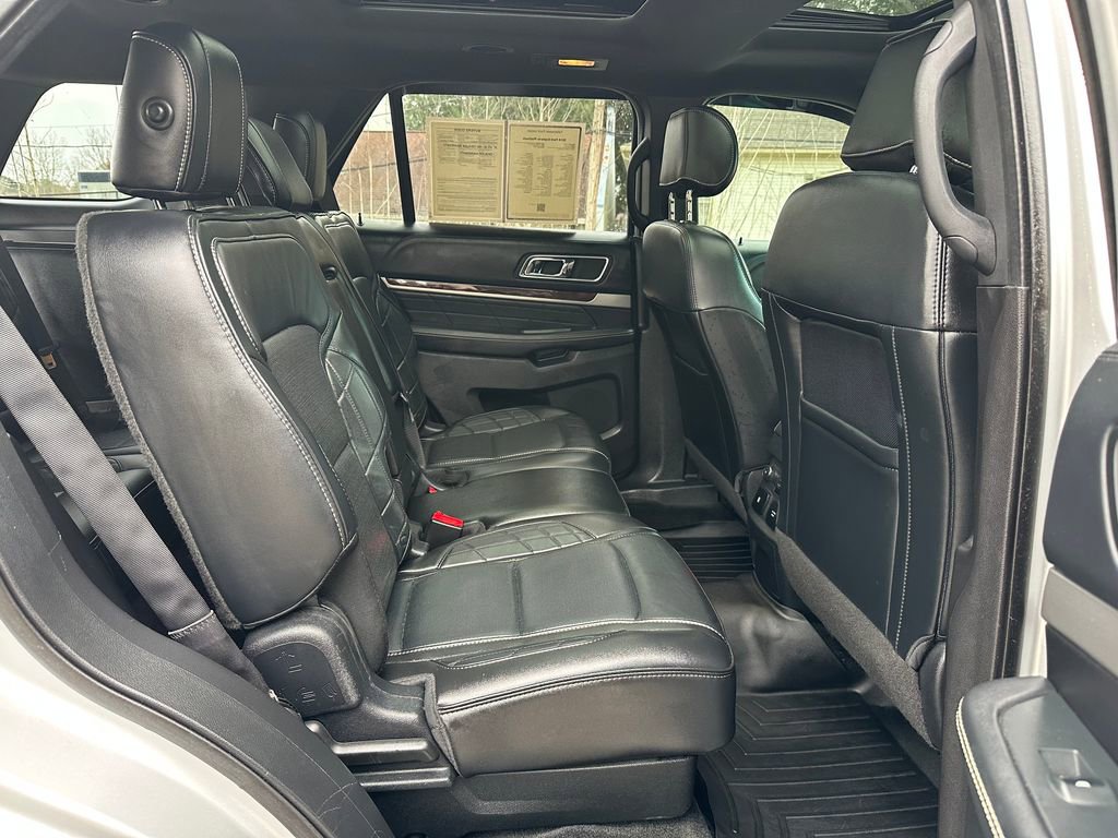 Used 2016 Ford Explorer Platinum image 43