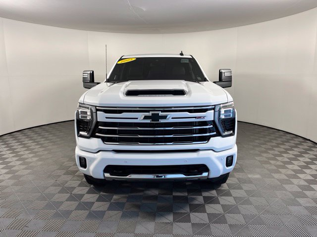 Used 2025 Chevrolet Silverado 2500 LT w/ Z71 Chrome Sport Edition AWD/4WD image 2