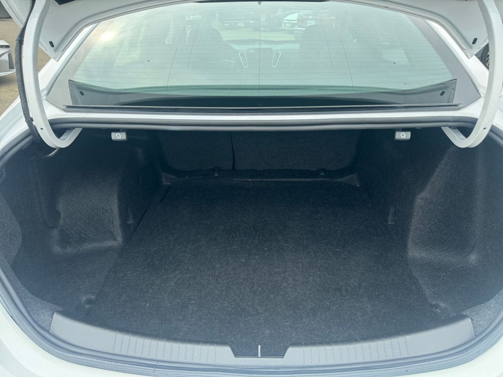 Used 2024 Chevrolet Malibu LT image 31