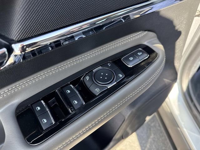 Used 2023 Lincoln Corsair Reserve w/ Equipment Group 202A image 9