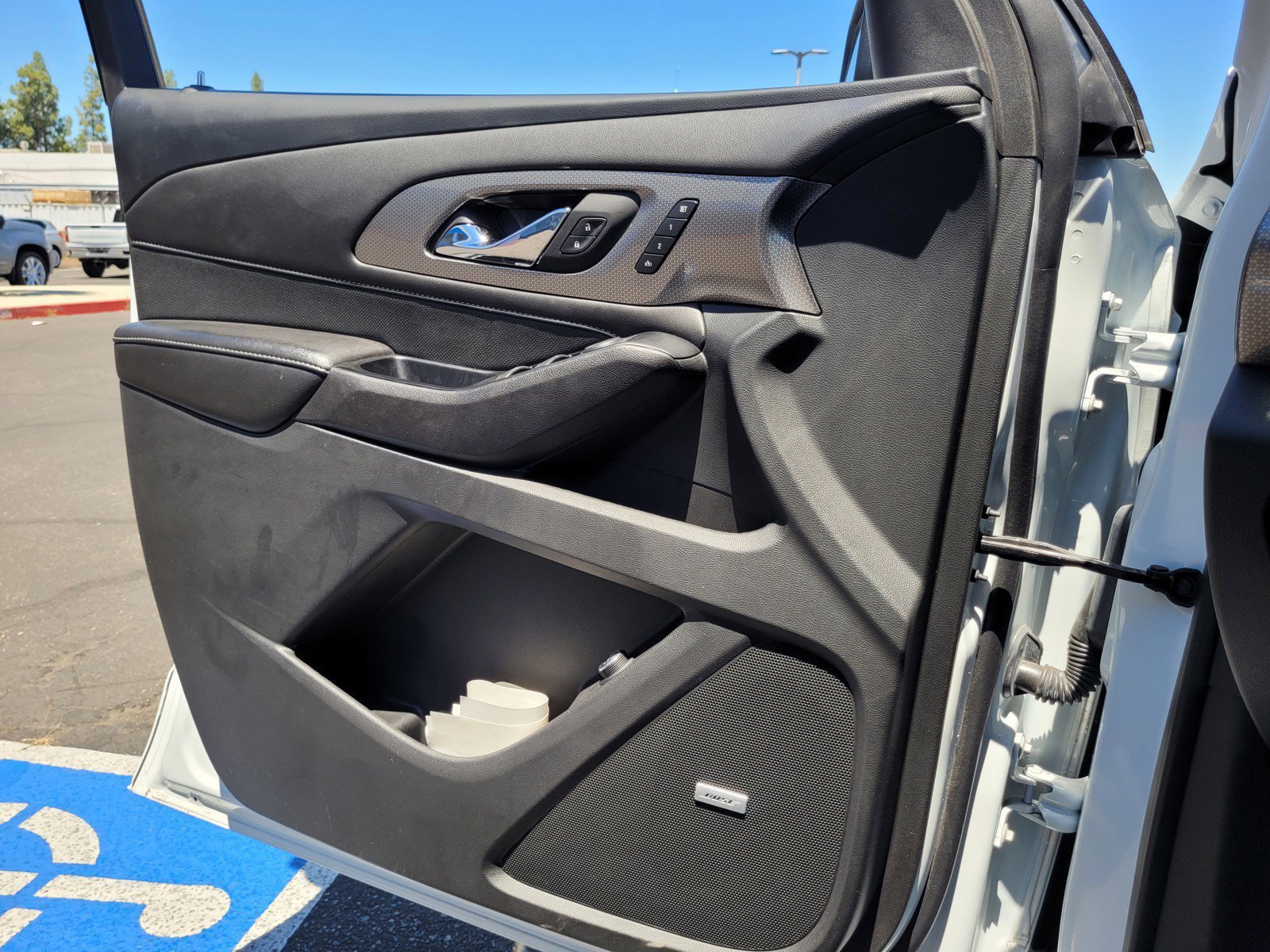 Used 2023 Chevrolet Traverse Premier AWD/4WD image 26