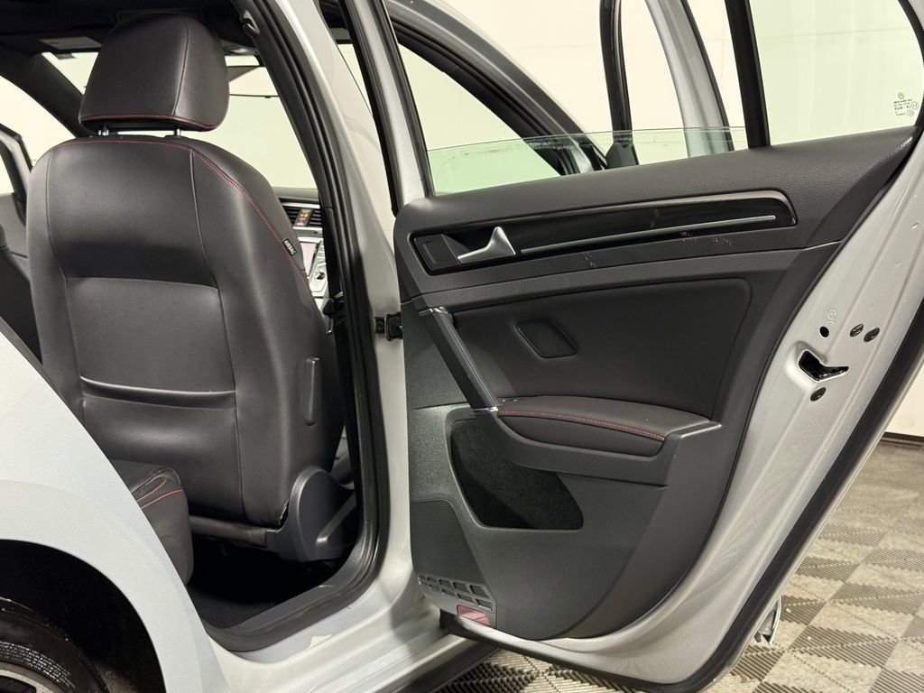 Used 2015 Volkswagen GTI SE w/ Lighting Package (SEL) image 29