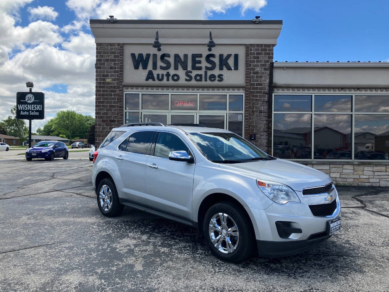 Used 2015 Chevrolet Equinox LT image 1