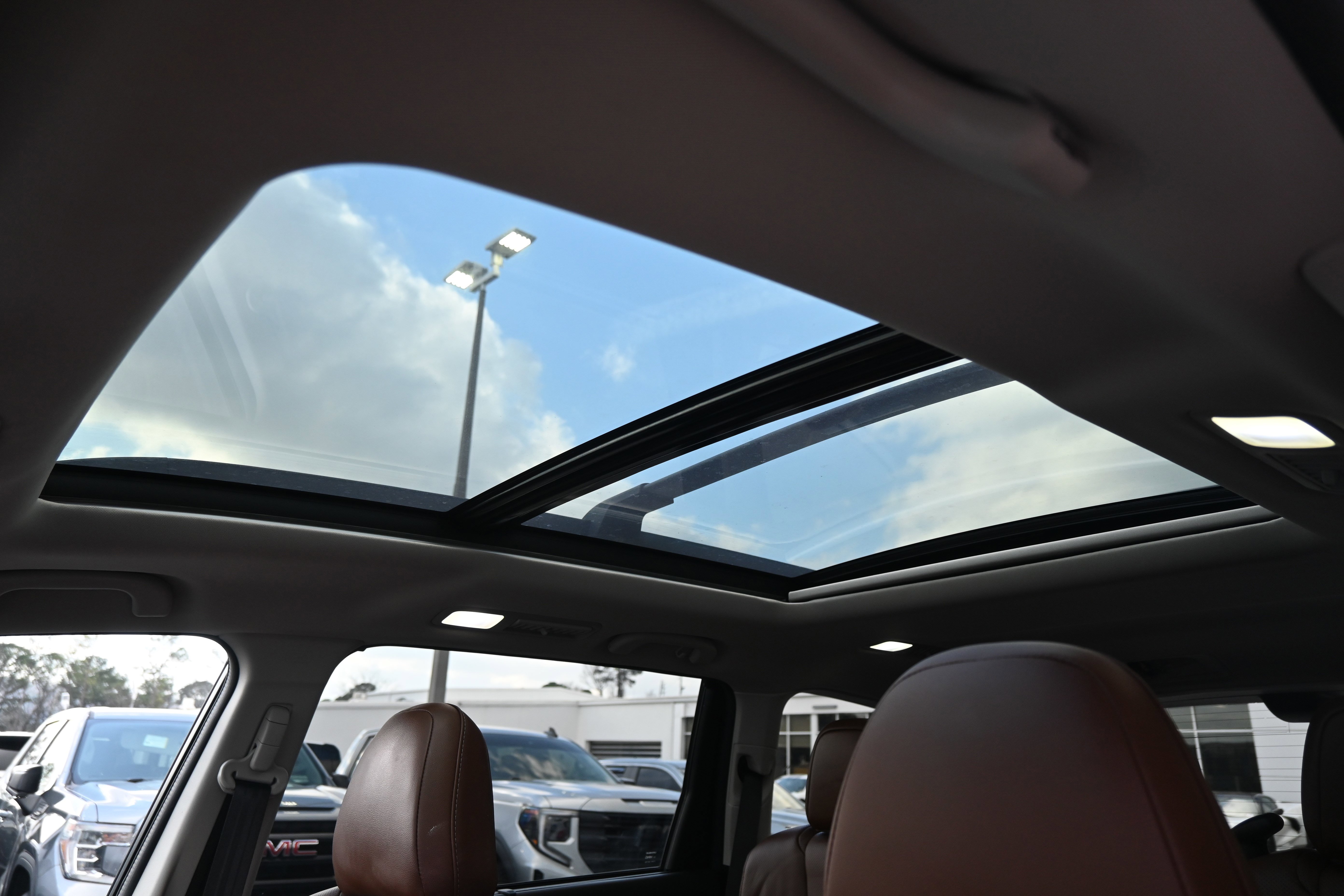 Used 2024 Subaru Ascent Touring w/ Popular Package #2 image 9