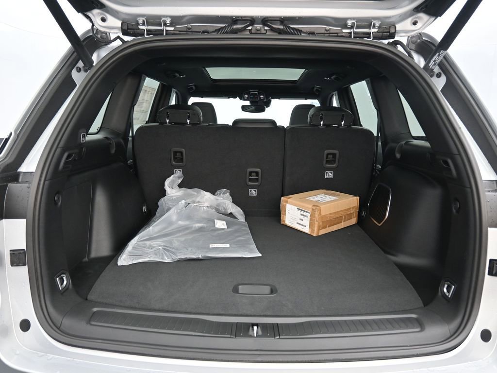 New 2024 Jeep Grand Cherokee Limited 4xe image 16