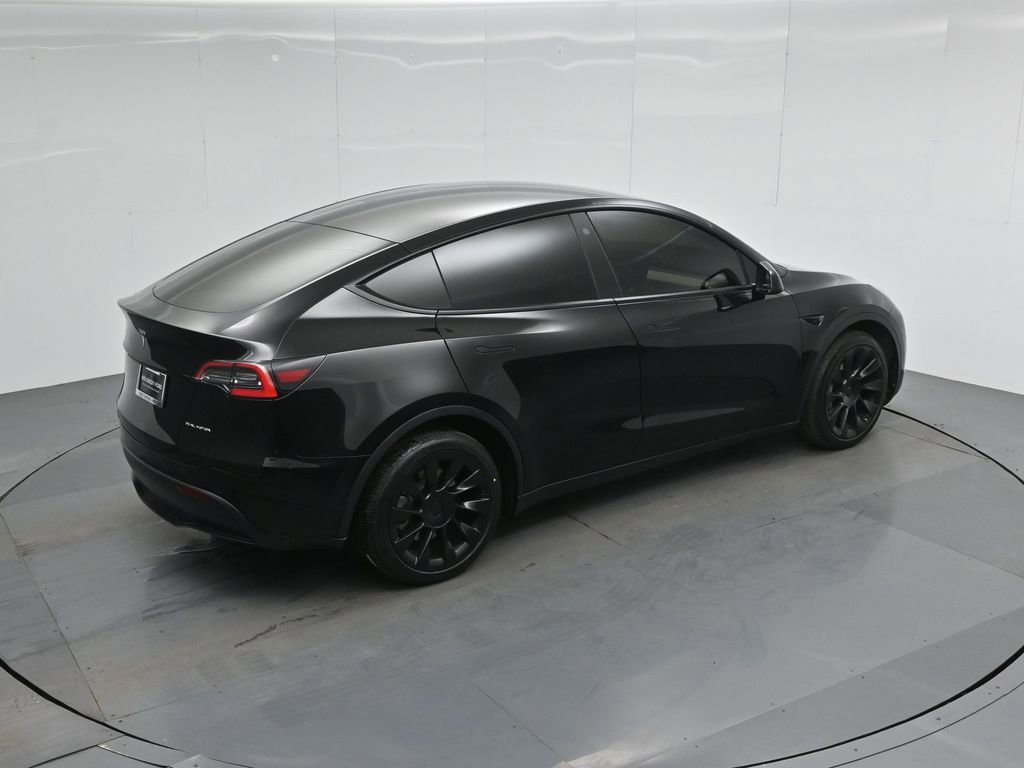 Used 2021 Tesla Model Y Long Range AWD/4WD image 32