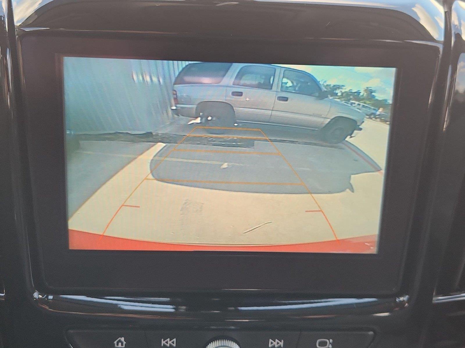 Used 2018 Chevrolet Traverse LT FWD image 14