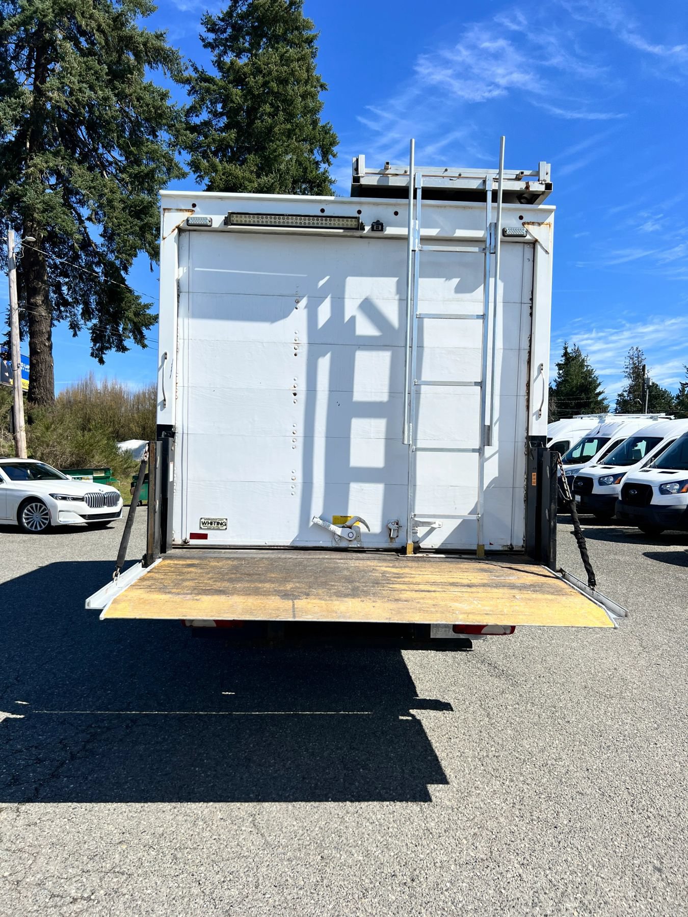Used 2019 Freightliner Sprinter 3500 w/ Premium Package RWD image 15