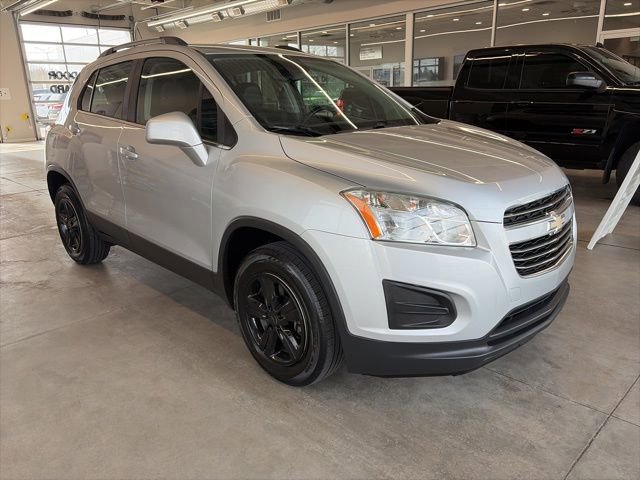 Used 2016 Chevrolet Trax LT w/ LT Convenience Package AWD/4WD image 3