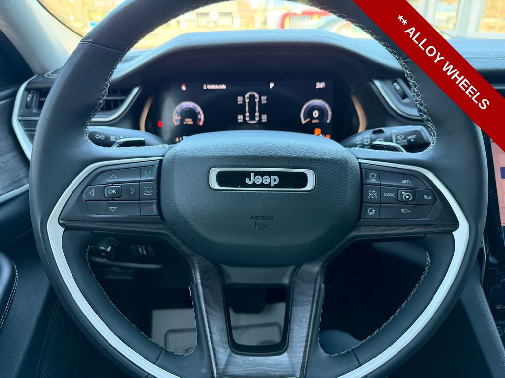 Used 2023 Jeep Grand Cherokee L Limited image 23