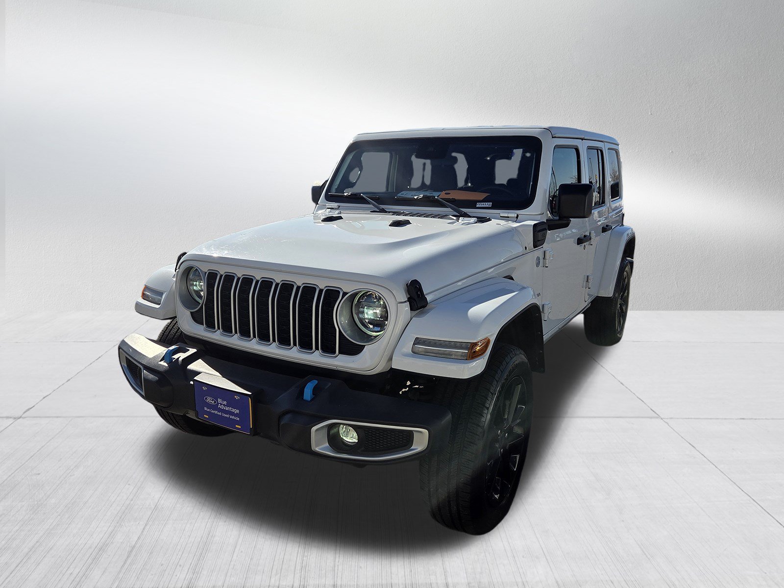 Used 2024 Jeep Wrangler Unlimited Sahara AWD/4WD image 3