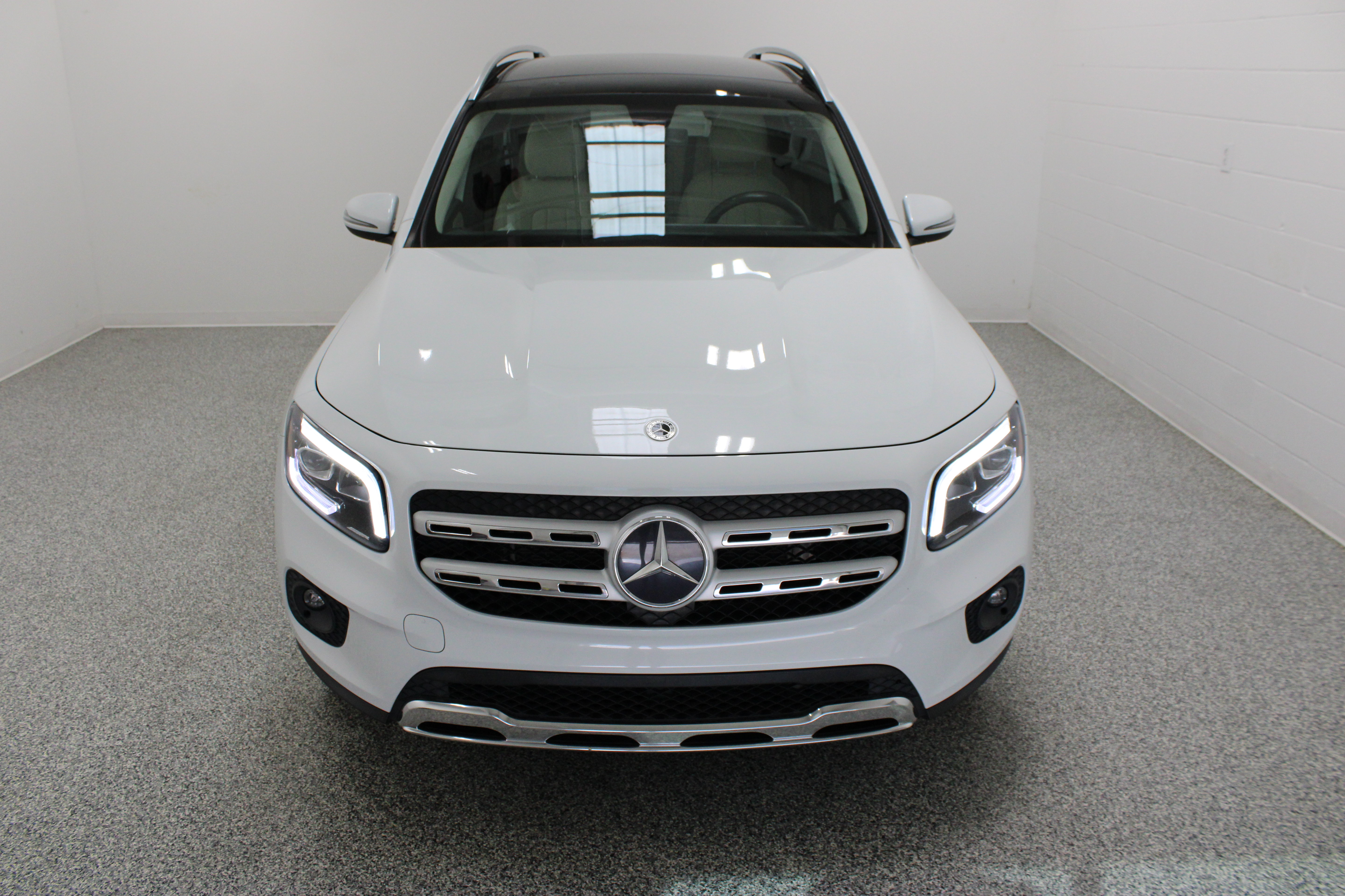 Used 2022 Mercedes-Benz GLB 250 image 3