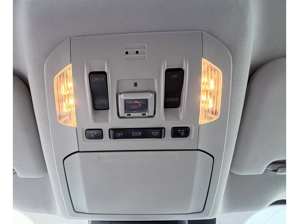 Used 2021 Toyota Highlander XLE image 16