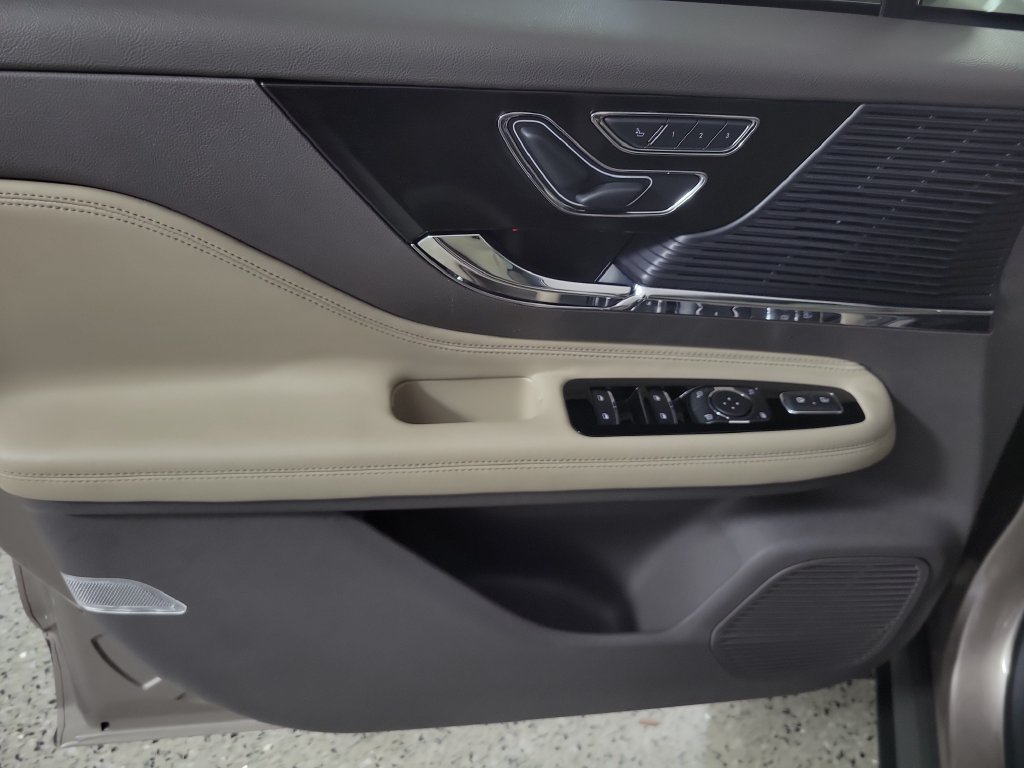 Certified 2021 Lincoln Corsair FWD w/ Convenience Package image 19
