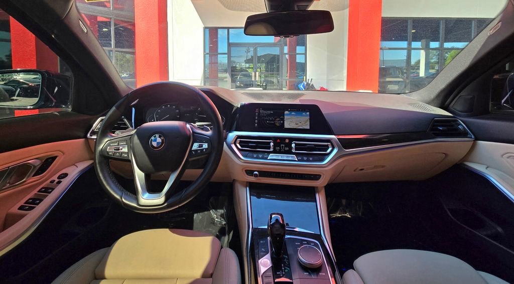 Used 2021 BMW 330i Sedan w/ Convenience Package image 21