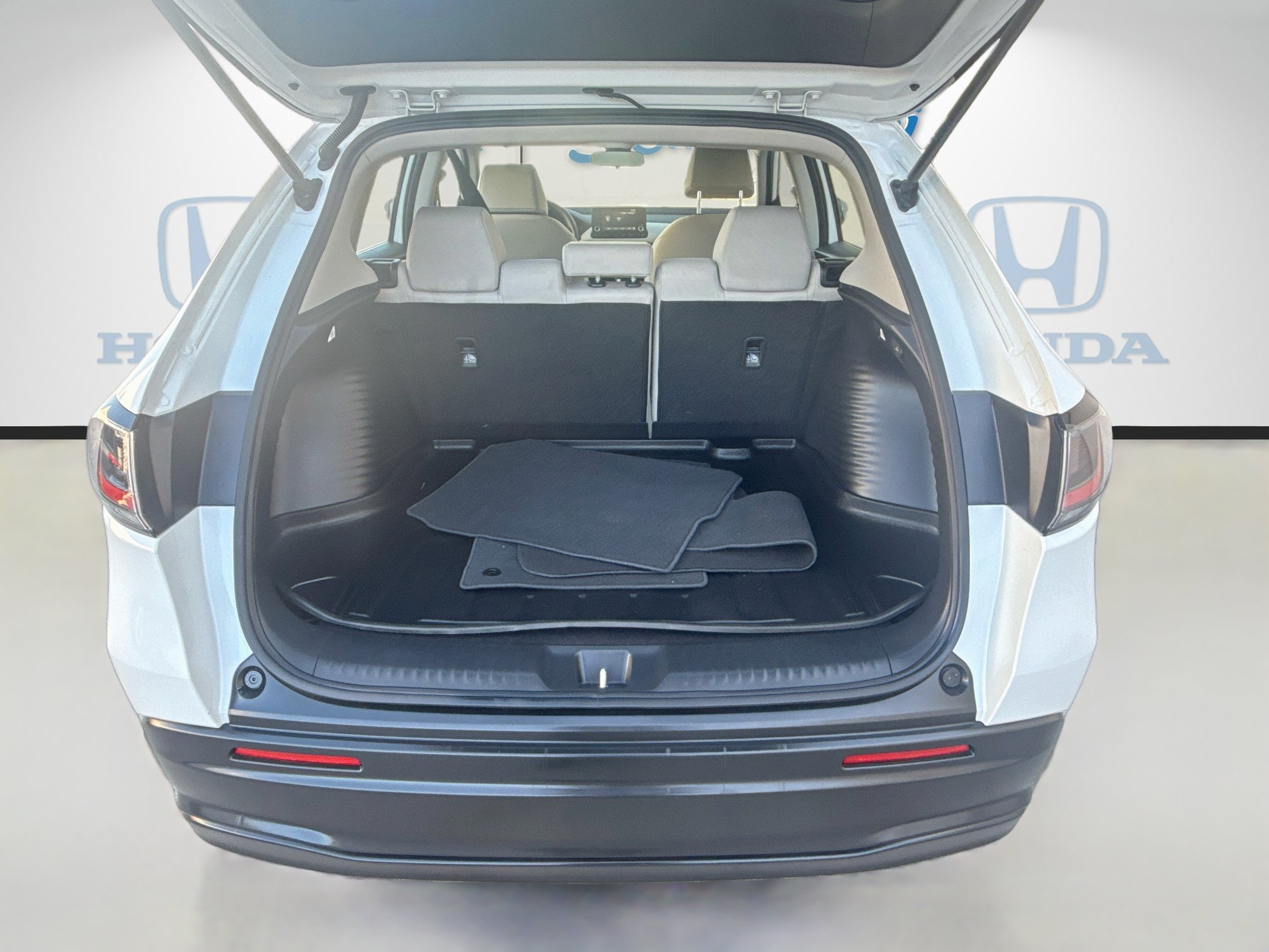 Used 2024 Honda HR-V LX image 25