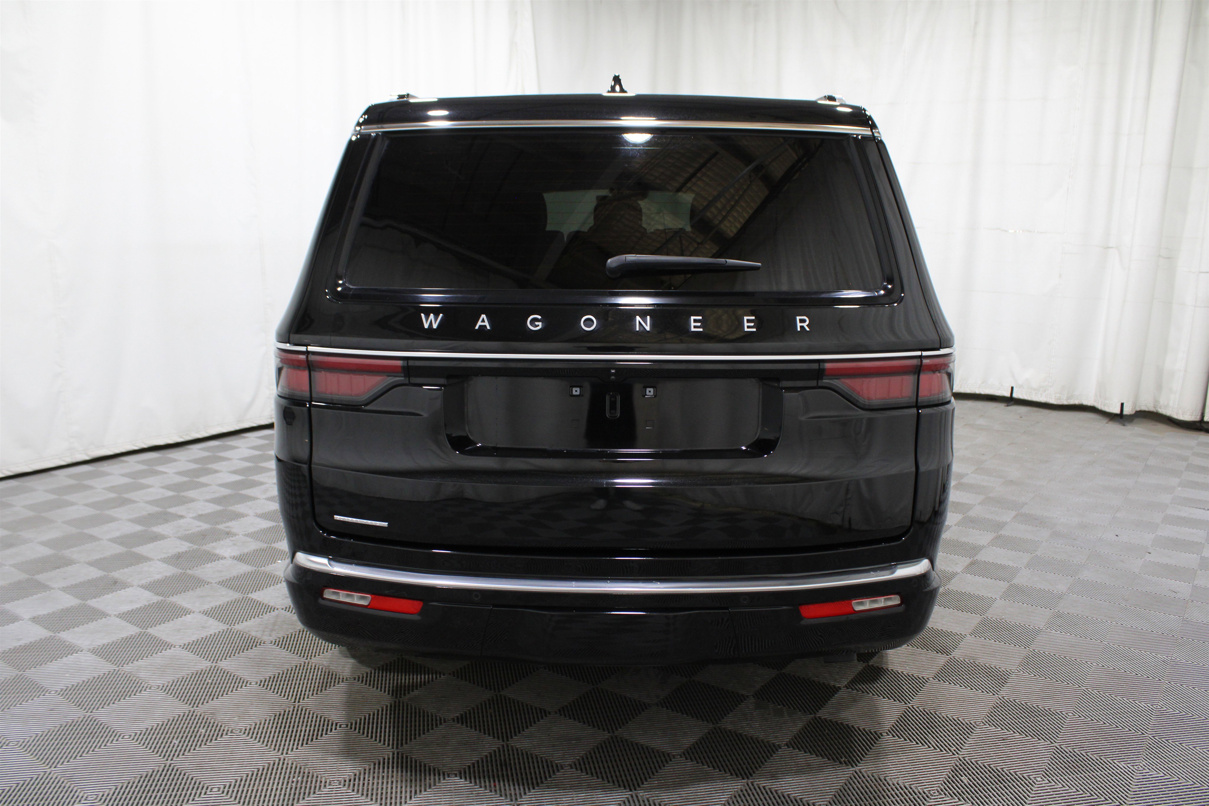 Used 2023 Jeep Wagoneer 4WD w/ Premium Group I image 37