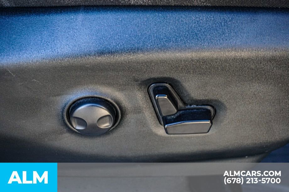 Used 2023 Chrysler Pacifica Limited FWD image 59