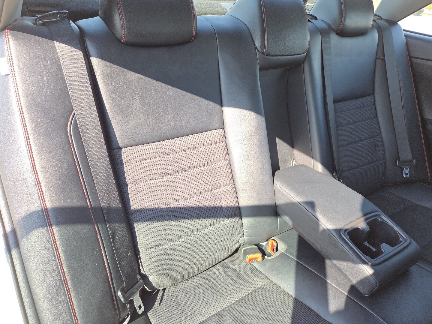 Used 2016 Toyota Camry SE FWD image 18
