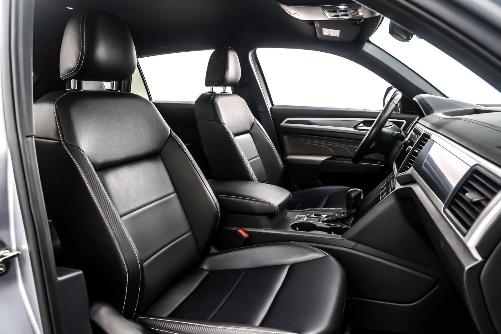 Used 2021 Volkswagen Atlas Cross Sport SE w/ V6 Towing Package image 7