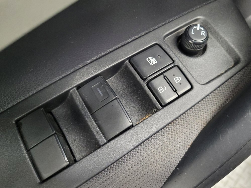 Used 2021 Toyota Corolla LE w/ Carpet Mat Package (TMS) FWD image 27